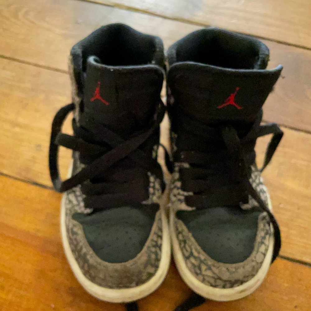 Kids Jordan 1 high top